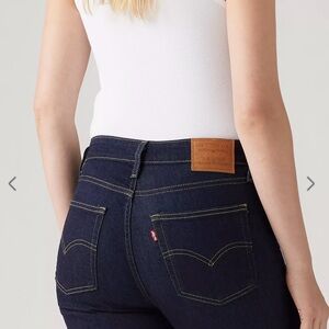 Levi's Women's Dark Blue Jeans strech skinny 26 US